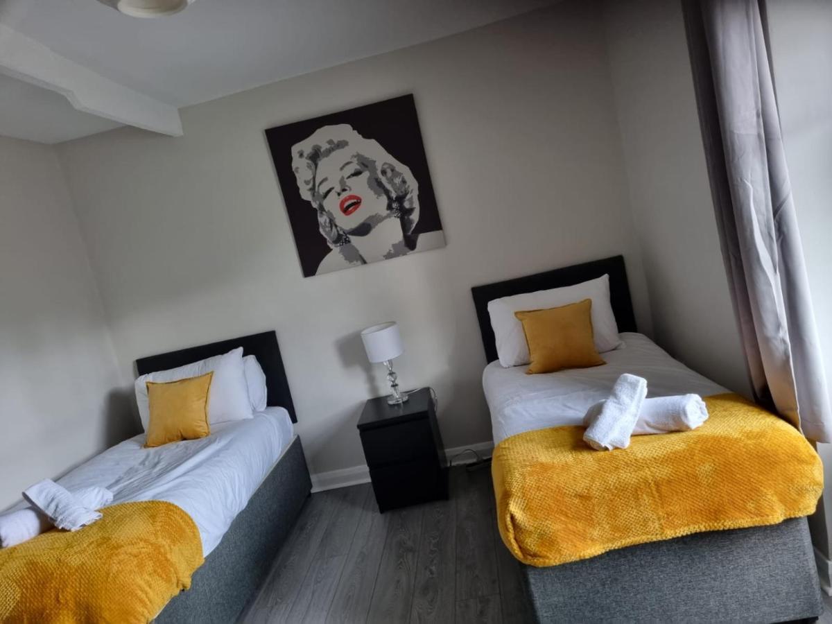 Grey Stone Studio Apartments Halifax Bagian luar foto